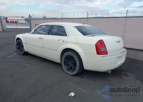 2007 Chrysler 300C z USA, uszkodzony, nr VIN 2C3KA63H17H897169